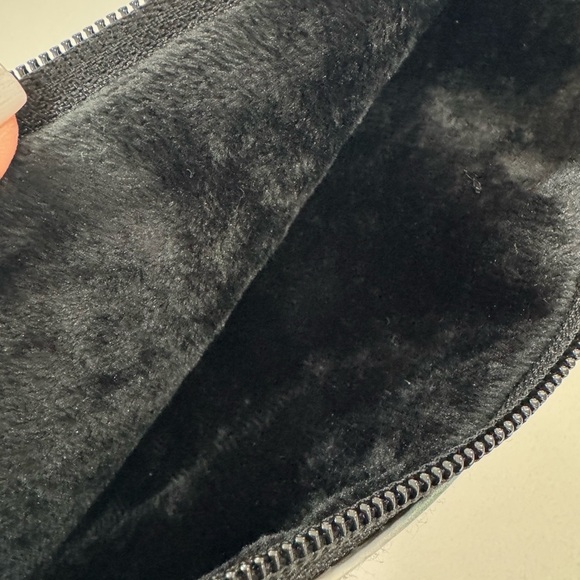 Rareform unisex Green pouch made from recycled billboards - Picture 3 of 4